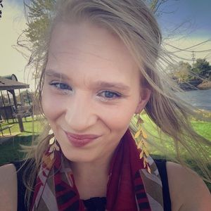 MEET YOUR POSHER; Happy September!